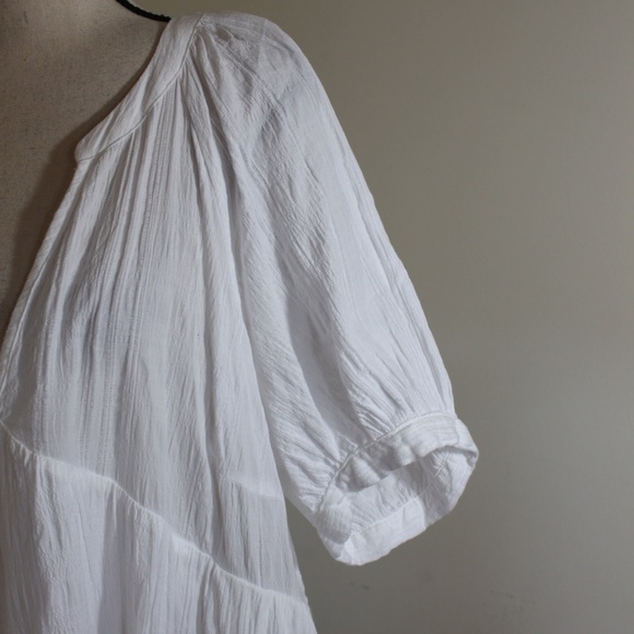 Universal Thread, White short sleeve Notched  V neckline Midi Dress - Picture 5 of 9